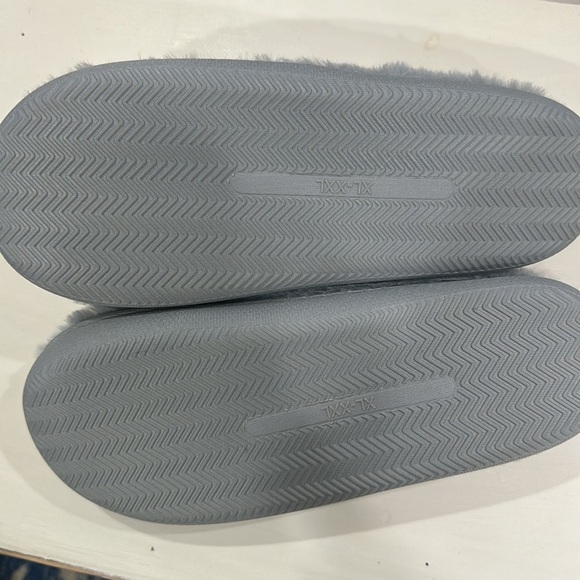 SIMPLY SOUTHERN WOMEN'S FOOTBALL BUNNY SLIPPERS NWT - Picture 5 of 8